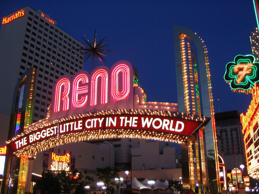 The Reno Arch at night